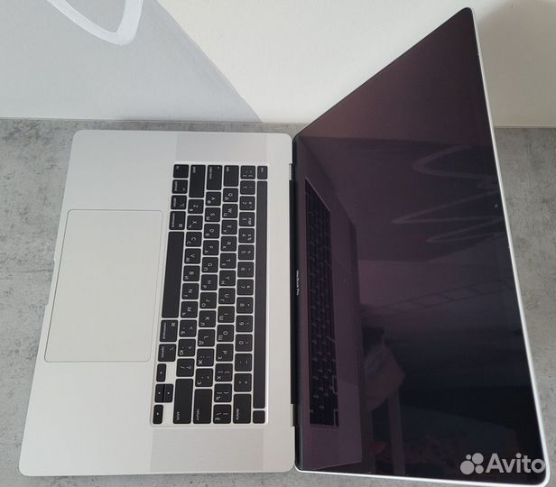 MacBook Pro 16