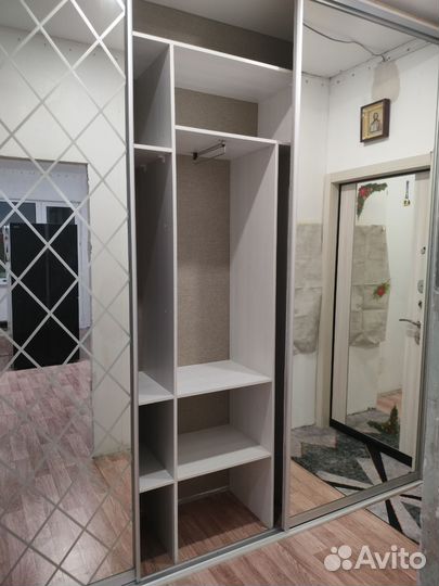 Дверь зеркальная купе