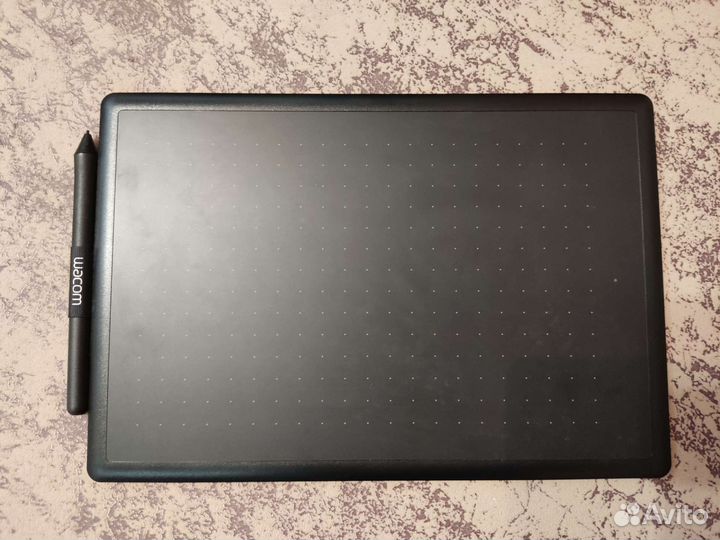 Графический планшет Wacom One by Wacom Medium