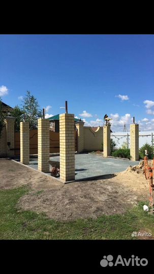 Строительная бригада каменьщики