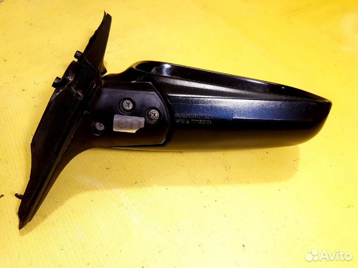 Зеркало правое Nissan Bluebird U14 с дефектом