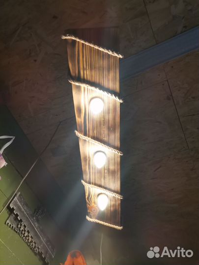Люстра потолочная деревянная