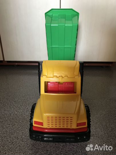 Машинка самосвал