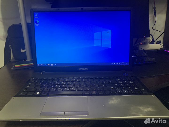 Ноутбук Samsung NP300E5A
