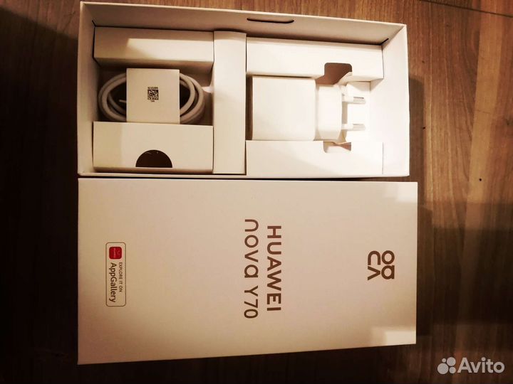 Смартфон Huawei Nova Y70