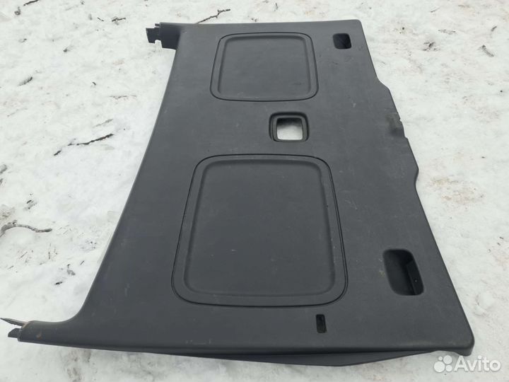 Обшивка двери багажника Mercedes W639