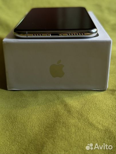 iPhone Xs Max, 64 ГБ