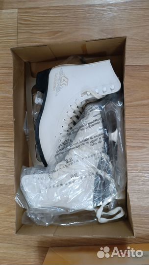 Коньки фигурные