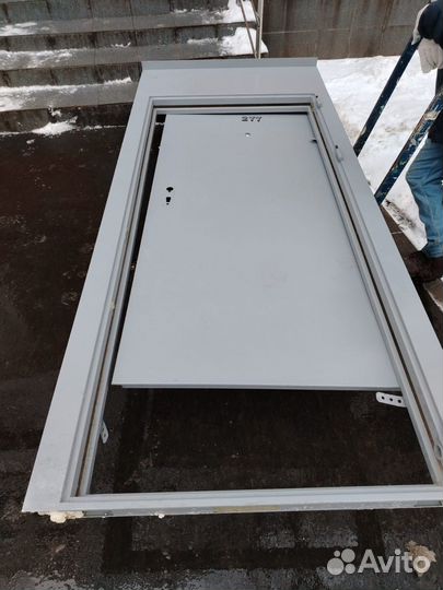 Дверь металлическая