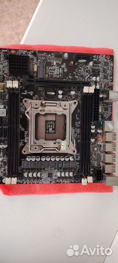 Материнская плата с процессором и памятью