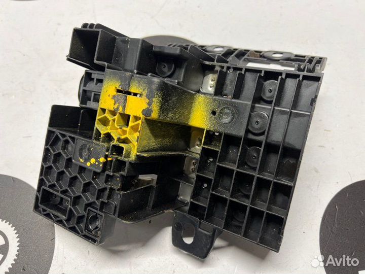 Блок предохранителей рыле с пирапатроном Bmw X3