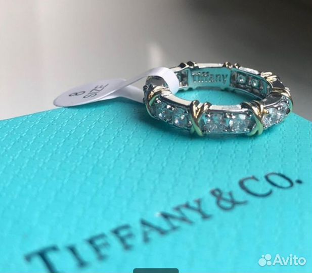 Кольцо Tiffany Тиффани с гравировкой и цирконами