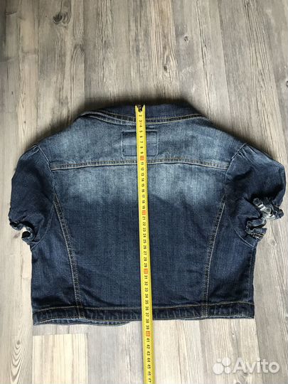 Джинсовая куртка короткая