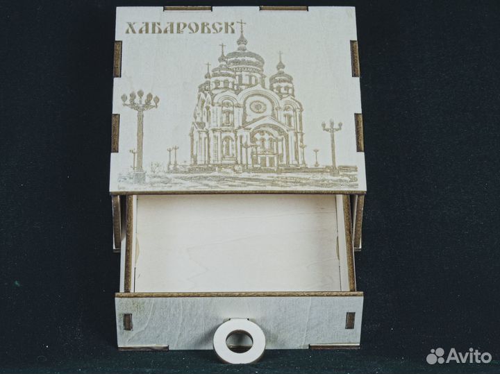 Коробочка квадратная с гравировкой 