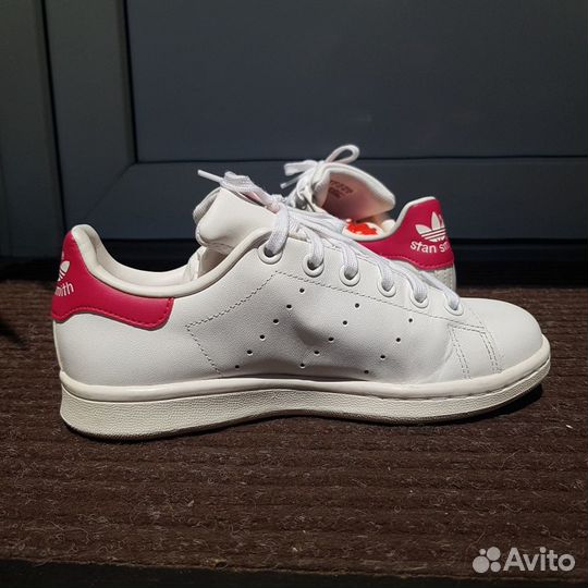 Оригинальные кроссовки adidas