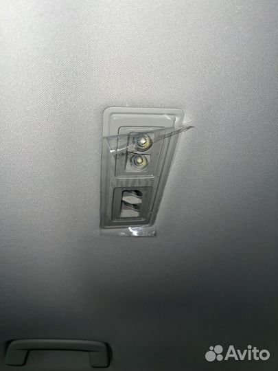 Задний плафон освещения салона Skoda Octavia A8