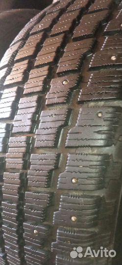 Cooper Weather-Master S/T 2 215/55 R17