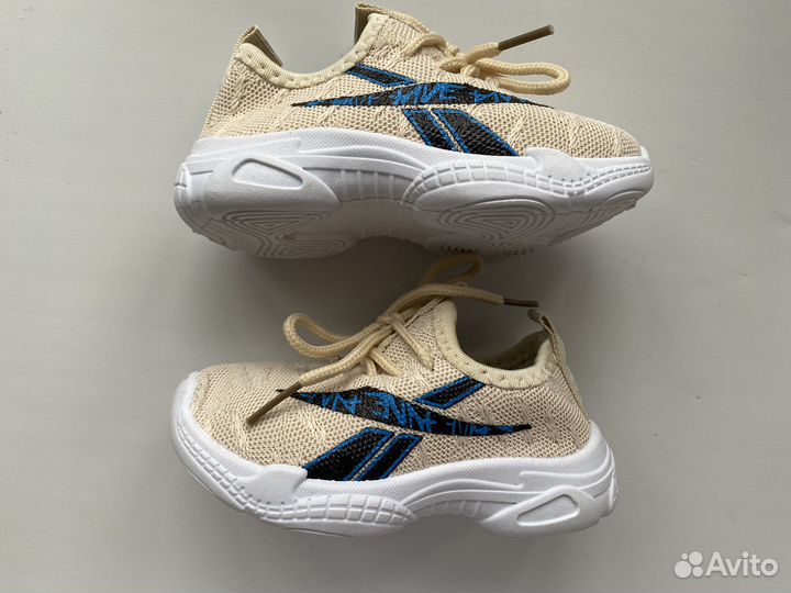 Новые кроссовки 22