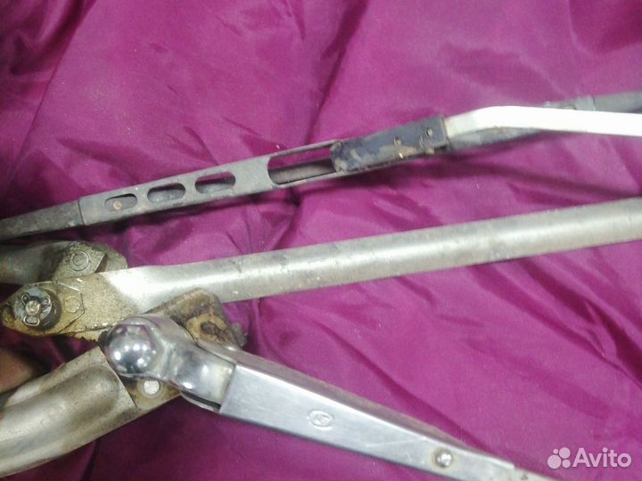 Поводки дворников вместе с трапецией ваз-2102