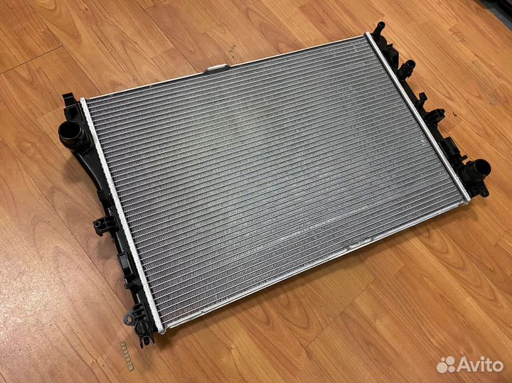 Радиатор охлаждения Mercedes W213 W205 W222 W253