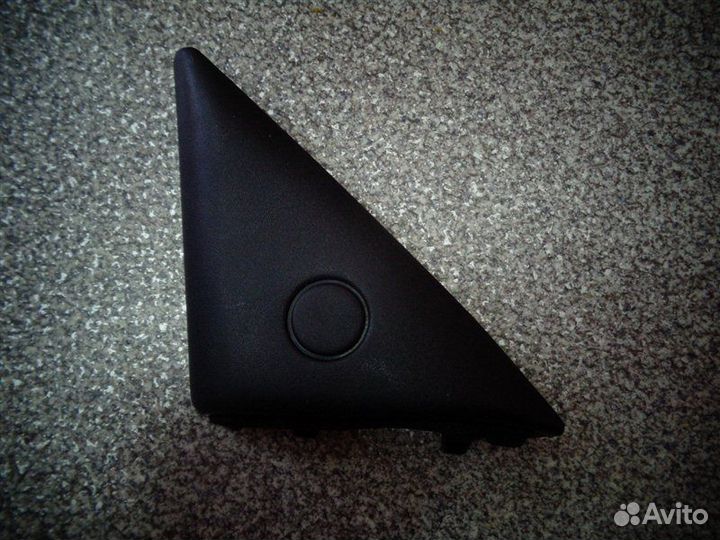 Уголок двери левый Toyota Caldina ST191