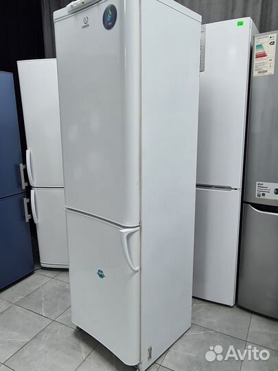 Холодильник indesit C240G.016