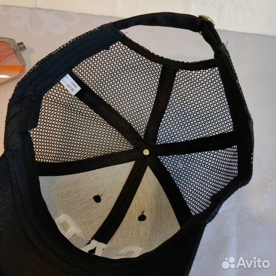 Бейсболка GAP с сеткой