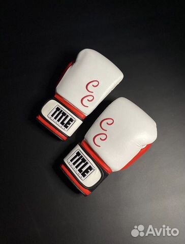 Боксерские перчатки Title