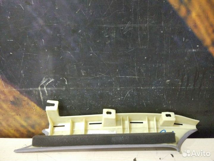 Обшивка салона правая Audi A8 D3 BFM 2004