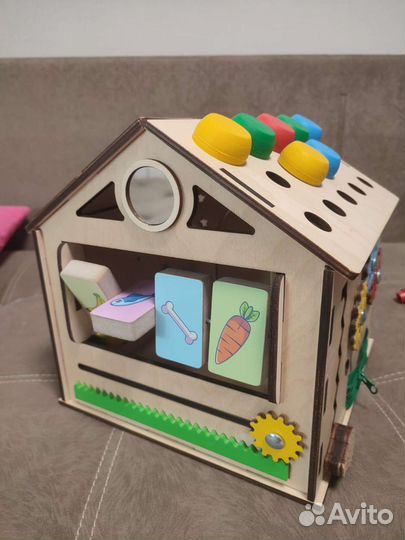 Бизиборд домик