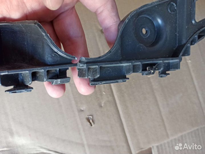 Volkswagen polo 5 кронштейн заднего бампера левый