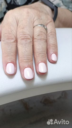 Модель на маникюр