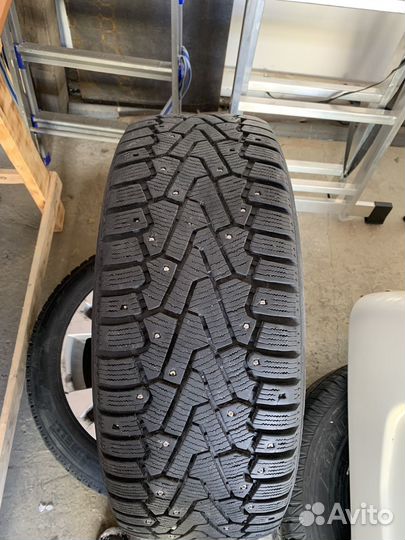Pirelli Ice Zero 235/50 R18
