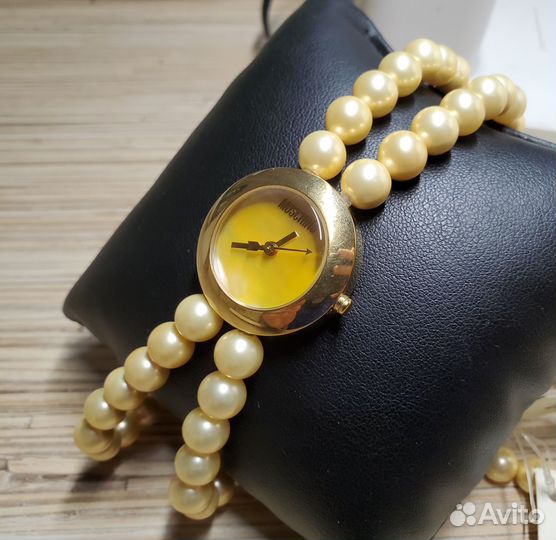 Часы наручные женские Moschino и Just Cavalli