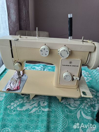 Швейная машинка Чайка 142м