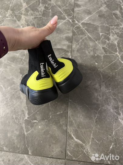 Кроссовки ботинки дышащие на маленькую ножку