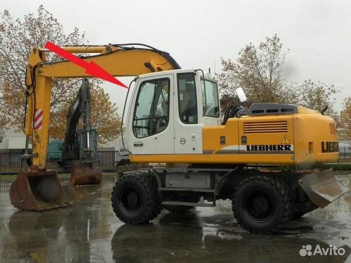 Liebherr 900/904 Стекло лобовое верхнее Либхер