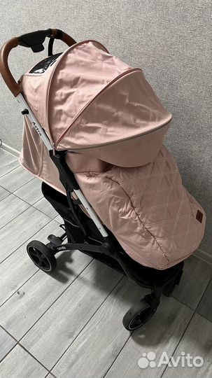 Коляска прогулочная Carrello Astra