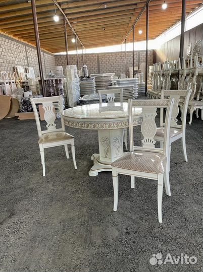 Стол и Стулья