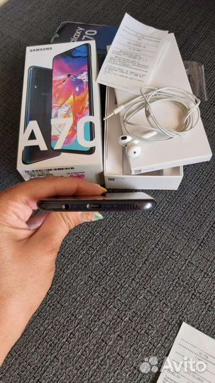 Телефон samsung a70