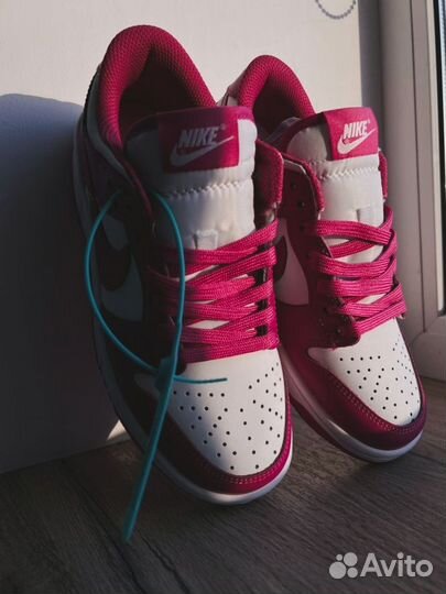 Nike dunk low active fuchsia