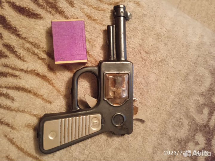 Игрушка пистолет СССР