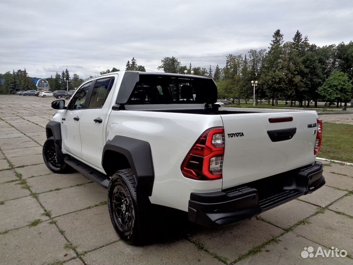 Toyota Hilux 4.0 AT, 2024, 40 км