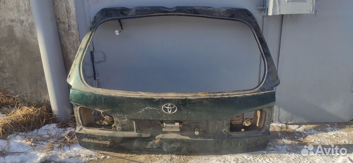 Стекло двери багажника Тойота Виста Ардео