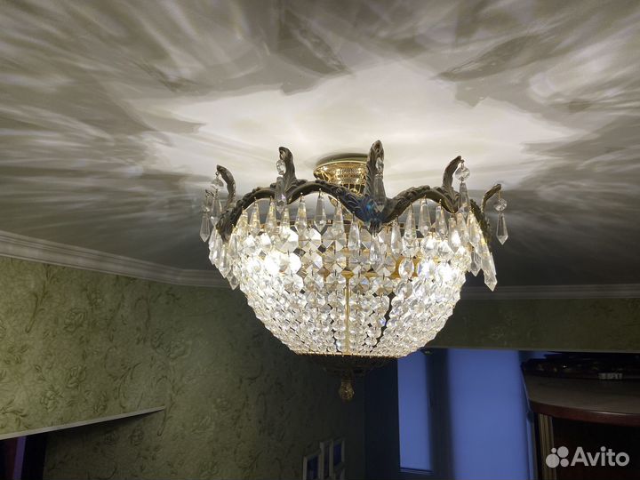 Люстра хрустальная и бра