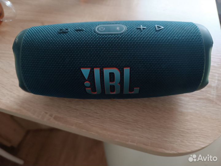 Продам jbl колонку