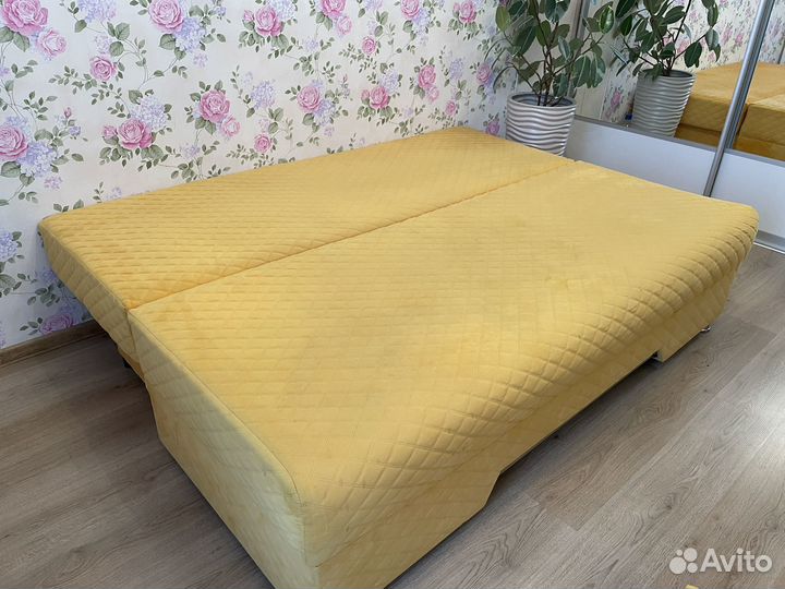 Диван