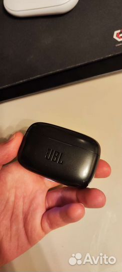 Беспроводные наушники JBL 300 TWS
