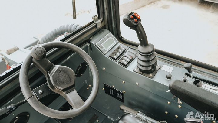 Мини-погрузчик Runmax ML840, 2024