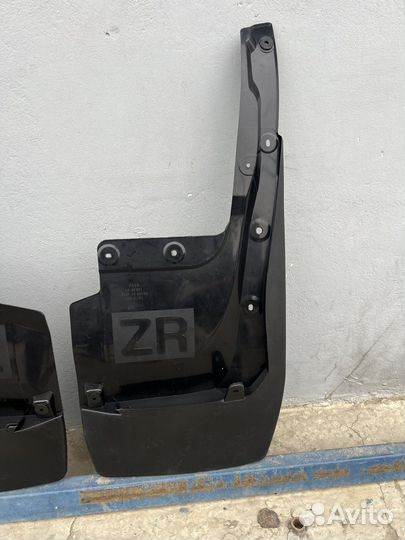 Брызговик задний Lexus LX570 2015-2022